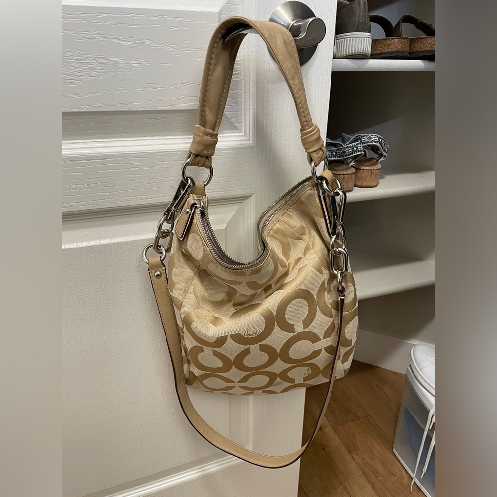 Coach Hobo Shoulder/Crossbody Handbag - Picture 4 of 10